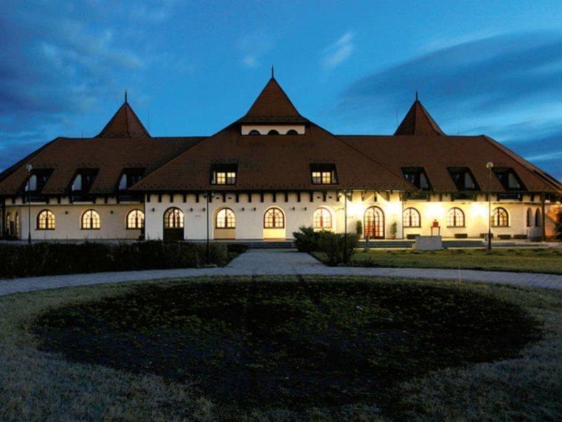Hortobagy Club Hotel Εξωτερικό φωτογραφία